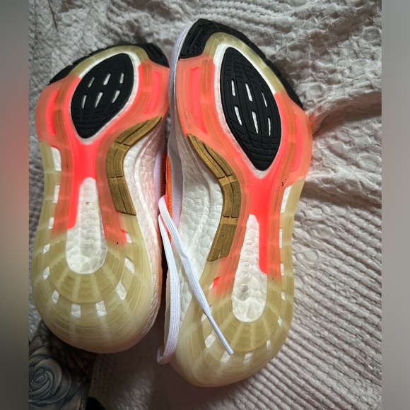 Adidas ultra boost 21’ women’s - Picture 3 of 5